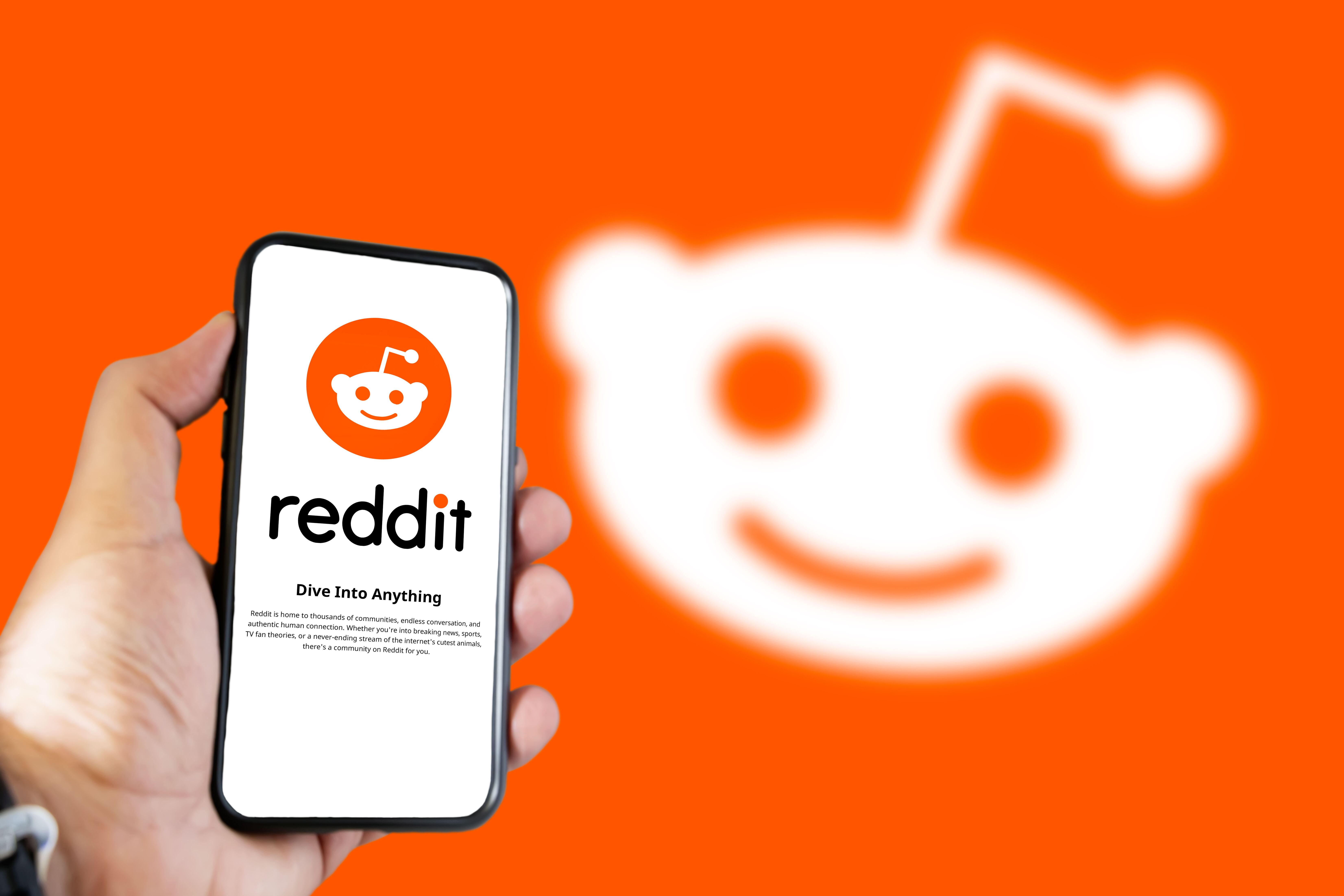 Reddit on phone for digital marketing